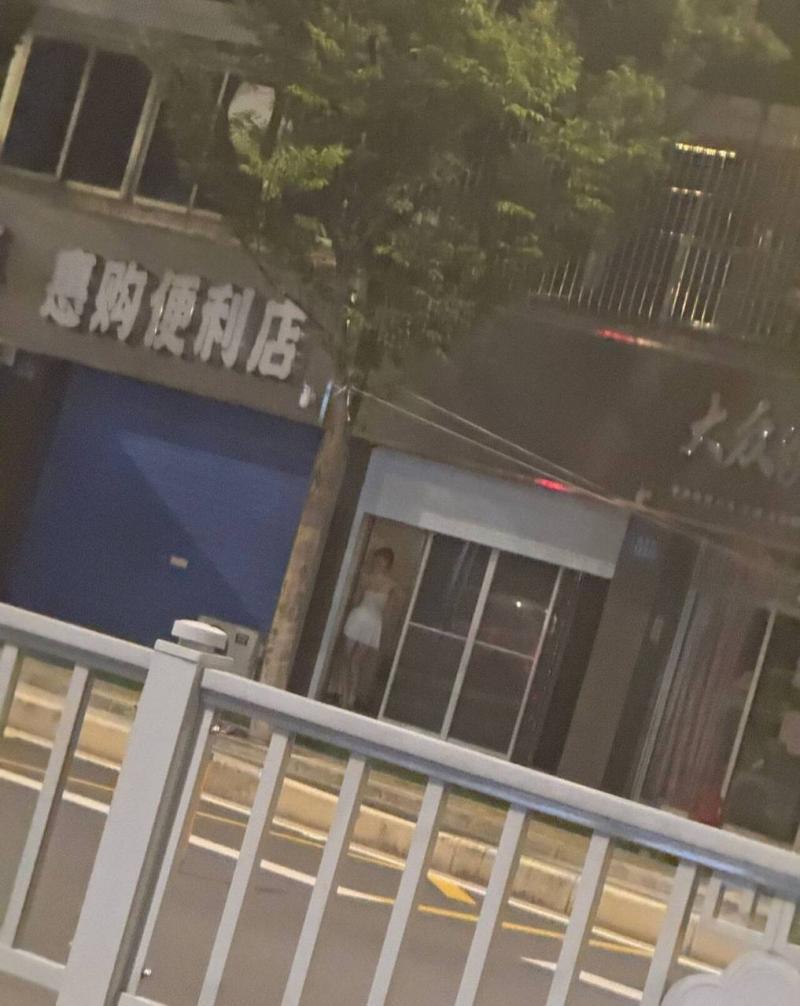 苏州用直路18号，晚上上夜班路